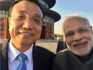 Modi's selfie with chinese premier Li.